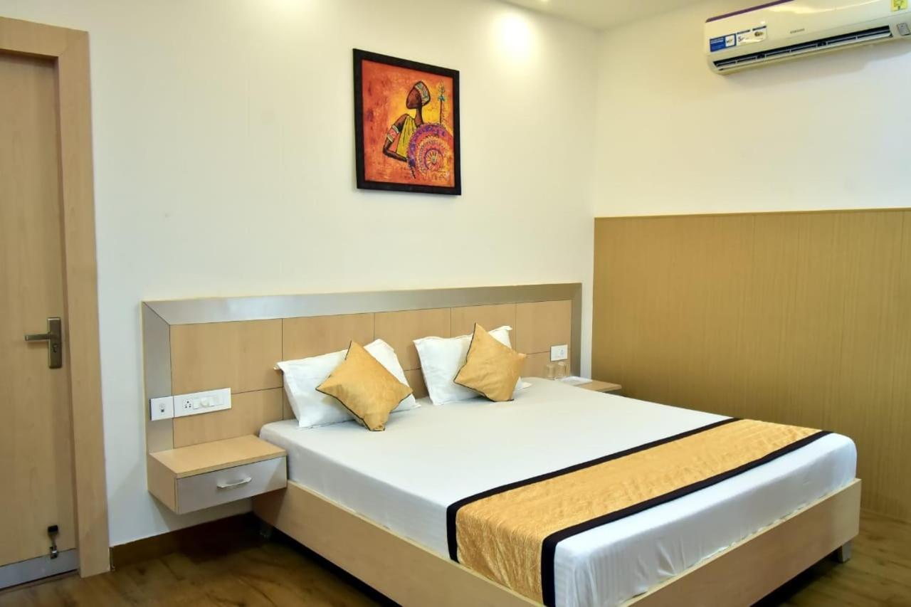 Manas Celebrations Guest house *